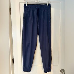 Albion Destination Jogger size small